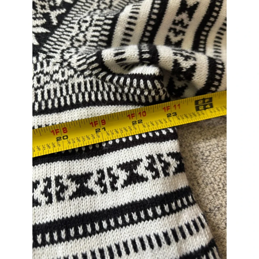 Old Navy Fair Isle Nordic Sweater Black White Snowflake Cozy Knit XXL